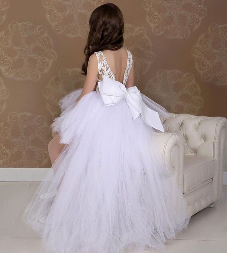 The White Queen ISABELLA COUTURE The White Queen ISABELLA COUTURE